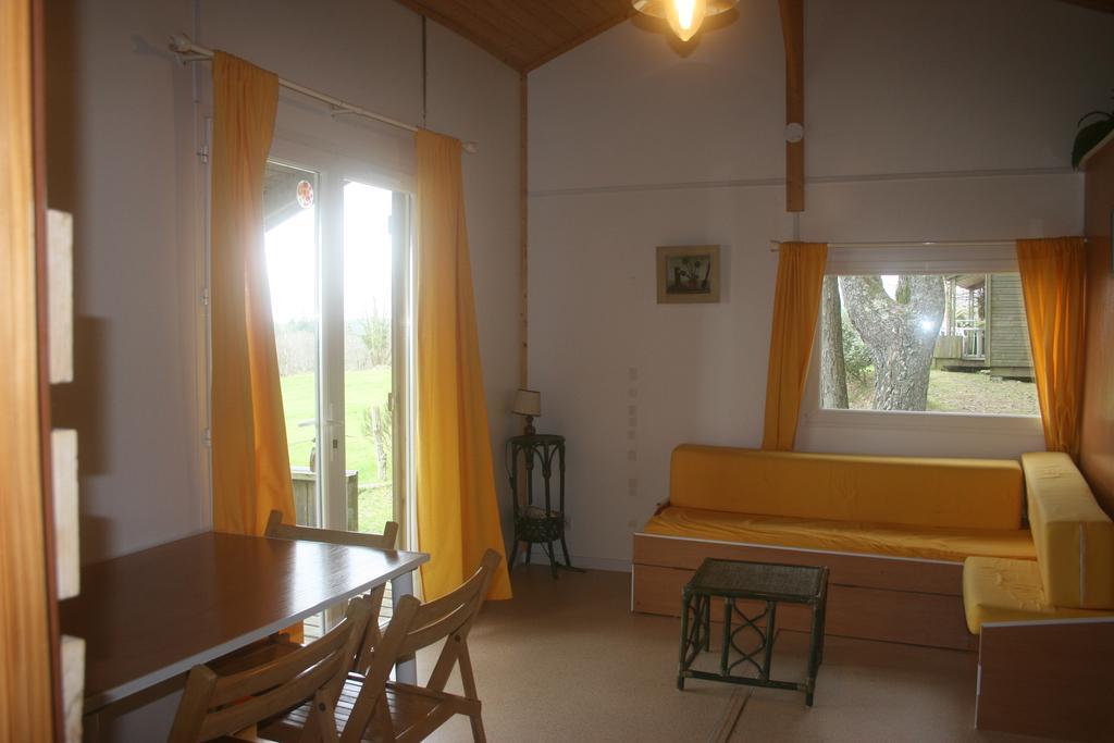 La Ptite Ferme De Caro Hotel Meyrignac-lʼÉglise Bagian luar foto