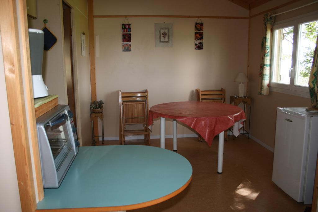 La Ptite Ferme De Caro Hotel Meyrignac-lʼÉglise Bagian luar foto